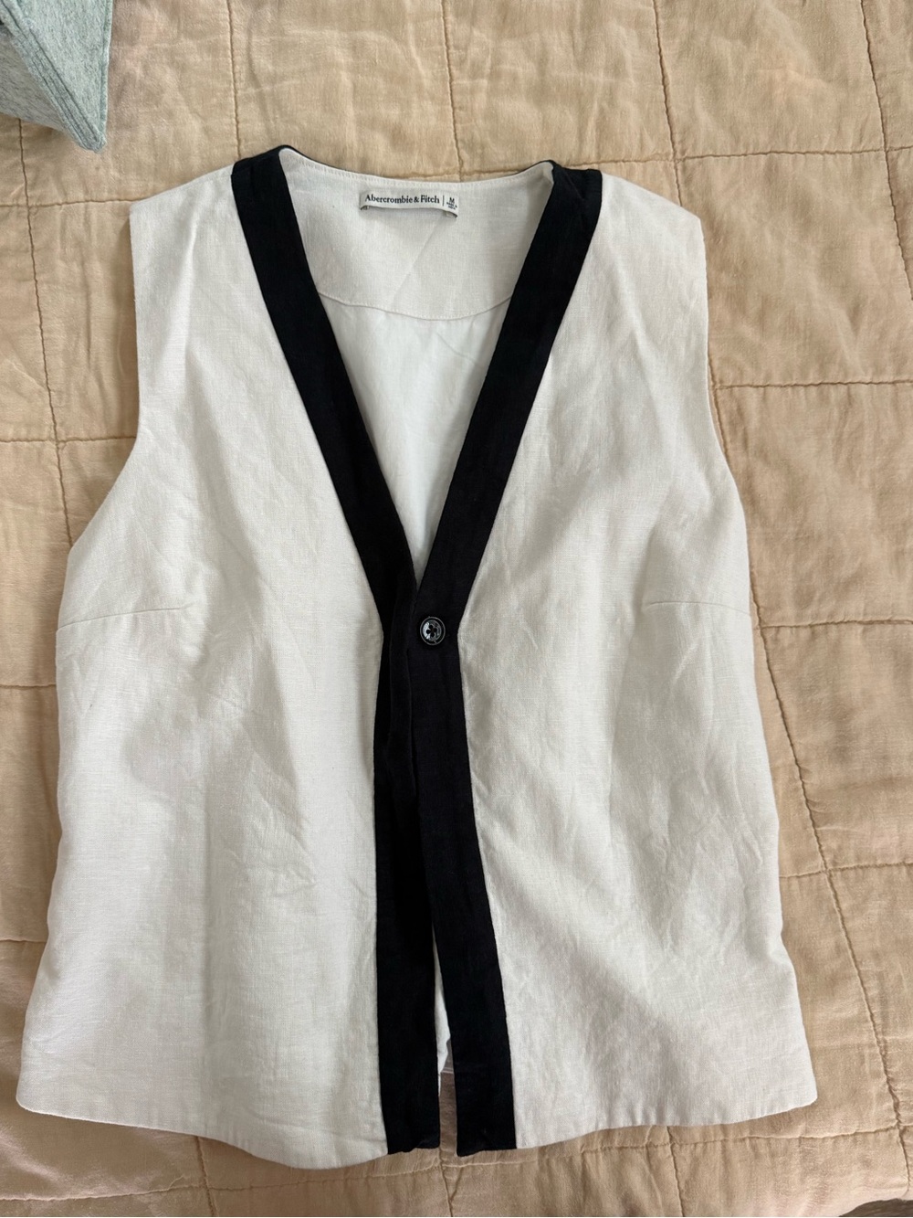 Abercrombie & Fitch White Sleeveless Shirt with Black Trim